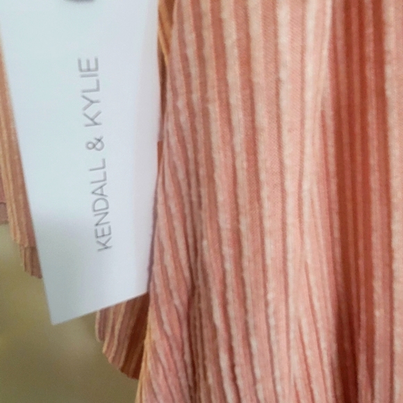 NWT KENDALL +KYLIE  ribbed knit cropped sweatshirt - Picture 4 of 4